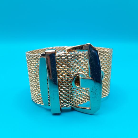 Vintage Gold Tone Mesh Buckle Style Bracelet - Picture 8 of 9